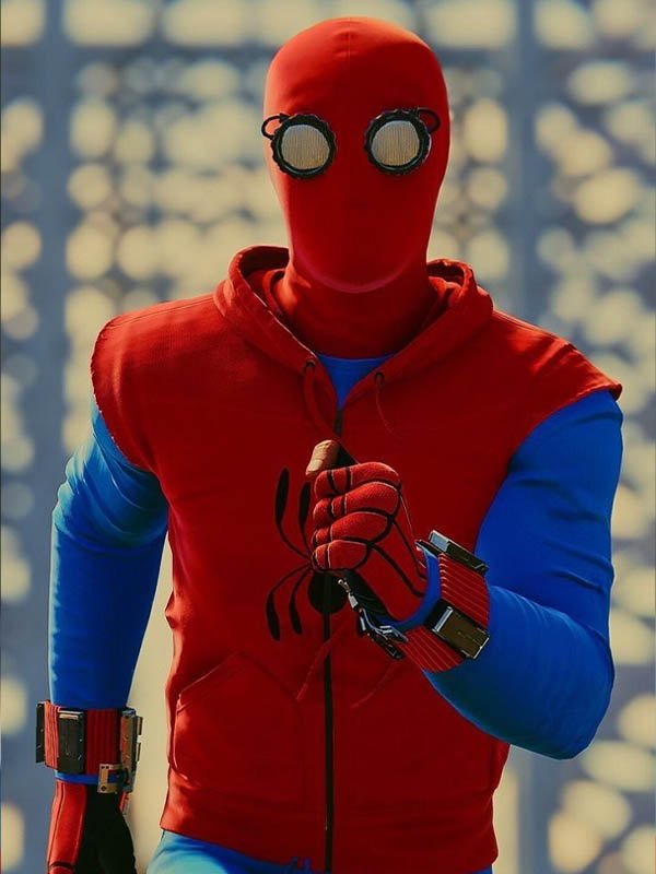 Spiderman Homecoming Costume Red Hoodie While running away Veiws